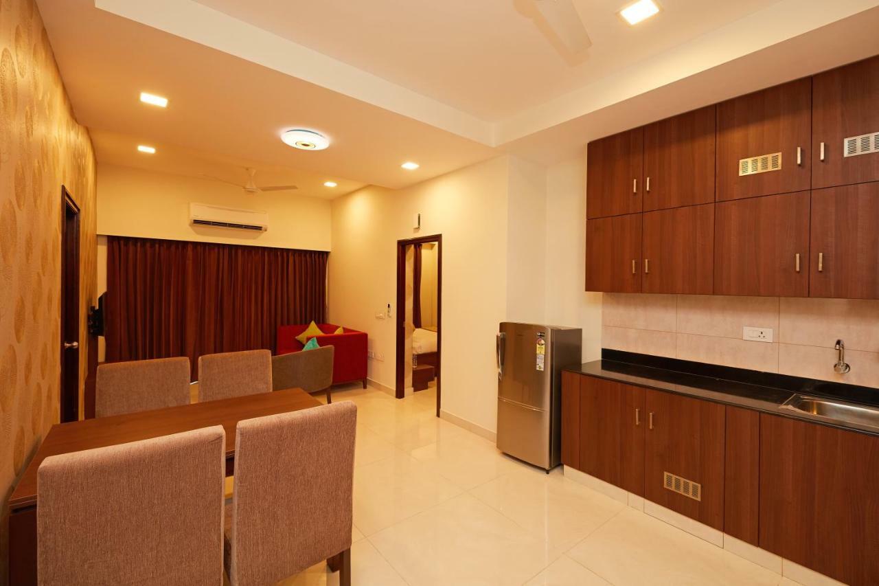 Hotel Kamar Residences And Banquets Chennai Exteriör bild